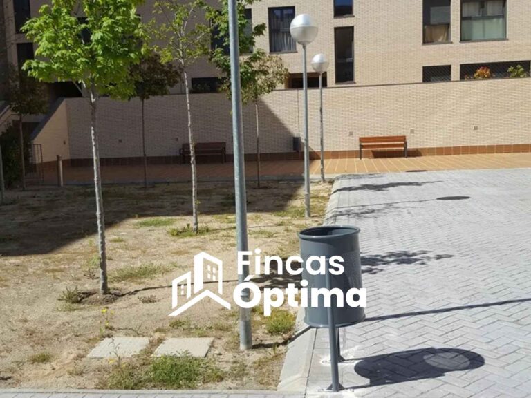 Uso Privado de Patios o Terrazas Comunes: Límites y Soluciones Jurídicas